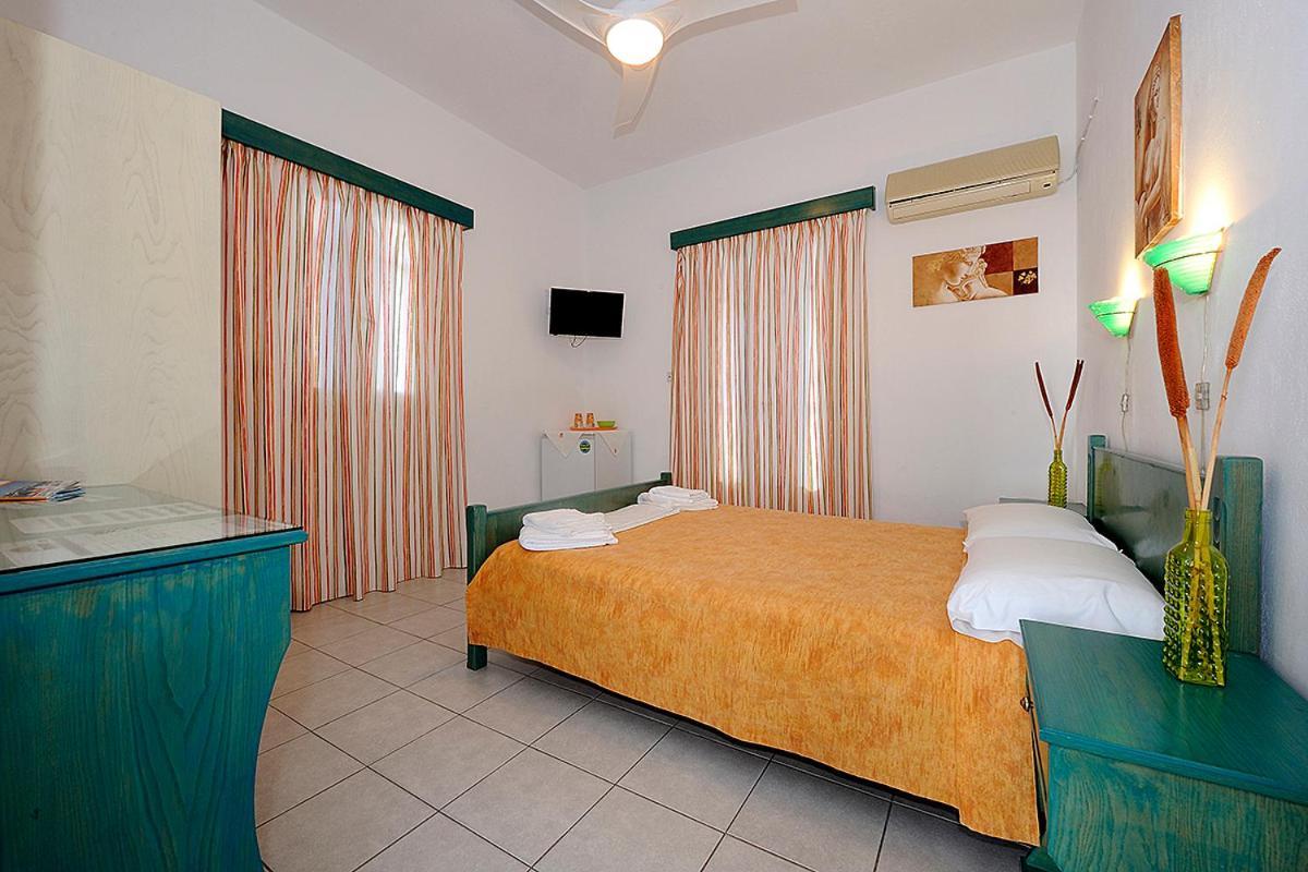 Manousos Rooms Adamantas  Exteriér fotografie